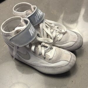 Nike Kids High-Top Wrestling Shoes Size 12